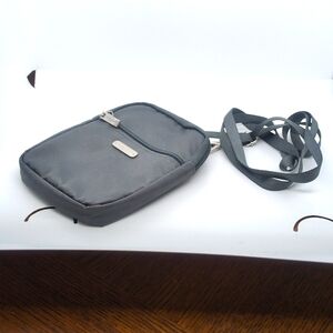 Baggallini small crossbody grey